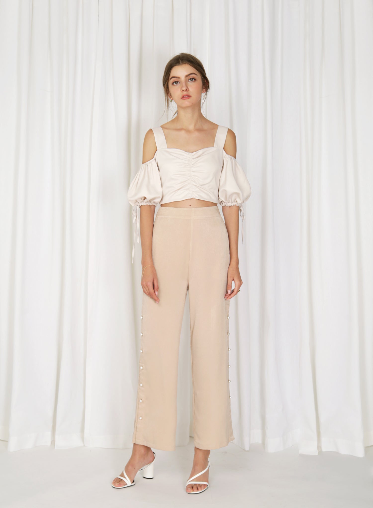 Moray Pearl Button Sides Pants (Biscotti)