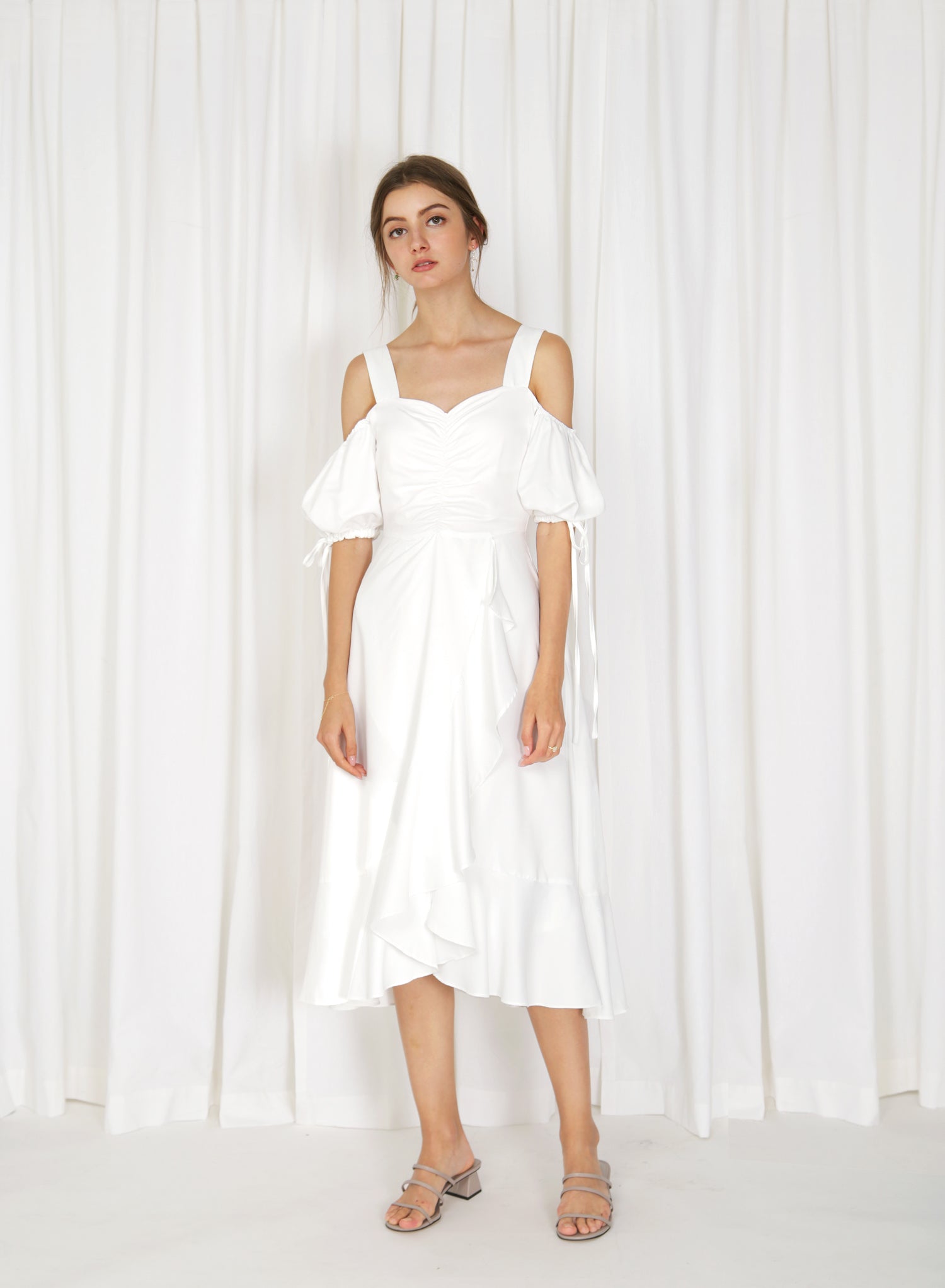 Harstad Cold Shoulder Ruched Dress (White)